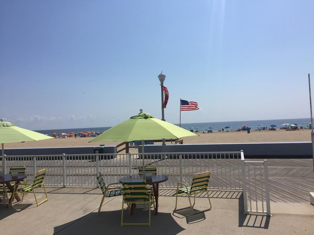 Fish Tales Boardwalk Inn & Ocean Mecca Motel Όσεαν Σίτι Εξωτερικό φωτογραφία